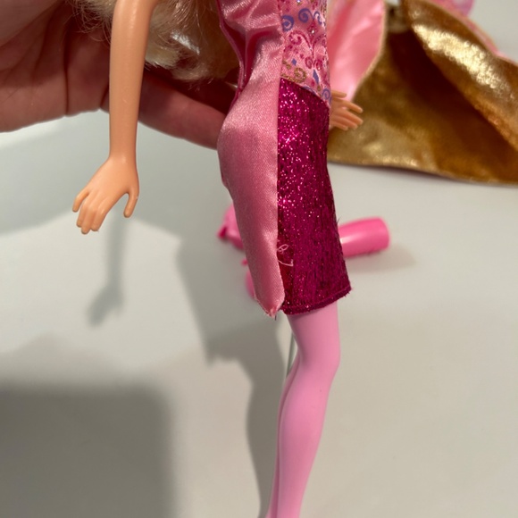 Barbie 3 Musketeers Doll - Picture 5 of 7
